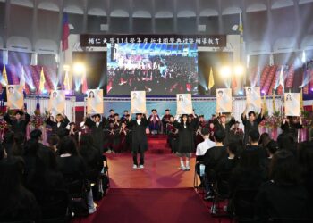 輔大開學典禮夠永續 校長藍易振親自帶來一堂「永續素養課」