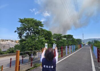 影音/吉安鄉垃圾掩埋場火警  起火原因待釐清