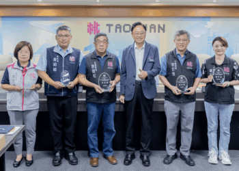 肯定用心!張善政表揚強迫入學績優公所     感謝同仁助中輟生復學