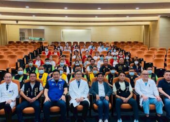 「中秋送愛到土城醫院」　三鶯義刑顧問團長黃永騰捐50萬元水果禮盒慰勞醫護