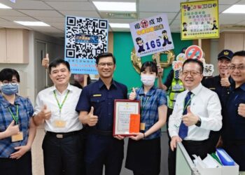 合作金庫與郵局成功攔阻詐騙 枋警頒贈感謝狀表揚機警行員