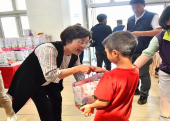 影音/彰縣「月圓送暖 用愛陪伴」中秋節關懷慰問   致贈關懷金及物資給經濟邊緣戶