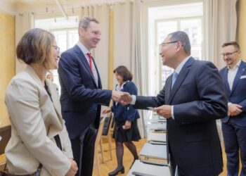 侯友宜海外取經 訪捷克新創企業 盼借鏡國際經驗、強化新北產業鏈