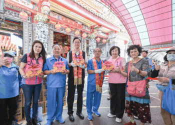 桃園中壢慈惠堂盛大祝壽     張善政出席大典     祈願市民健康順利
