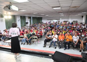 高雄市長初選參選人邱議瑩前進大樹區綠營議員大團結 全數力挺邱議瑩初選勝出