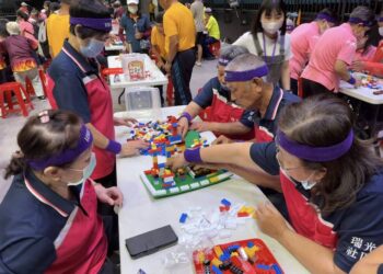 600位阿公阿嬤PK電玩+積木 「銀閃閃挑戰賽」超吸睛