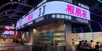 「椒朋友」比基尼龍蝦趴火辣登場