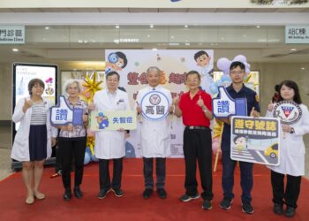 高醫響應「國際失智症」月,用藝術點亮記憶,守護長者「憶」起來