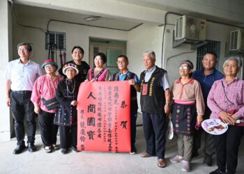 傳承卑南族傳統織布工藝  卑南族孫菊花獲登錄傳統工藝「人間國寶」殊榮