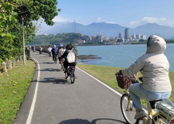 放下車鑰匙     換上自行車     新北響應國際無車日     鼓勵市民綠色出行