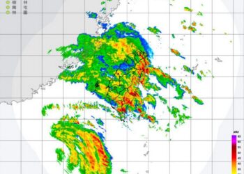 影音/樺加沙外環籠罩 宜縣大雨陣陣 多校停班停課