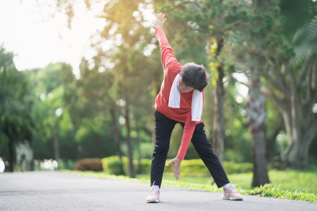 (圖說:根據衛生福利部統計,台灣正式進入高齡社會,越來越多民眾有行動相關困擾。圖片來源:shutterstock)