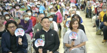 邱議瑩攜手張以理與左營青年對談 知名親子部落客肯定安養政策直呼「高雄可以安心生!」