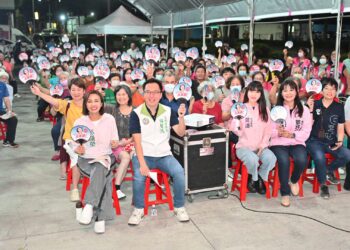 三天兩場戰鳳山,場場爆滿! 決戰南高雄,邱議瑩展現驚人爆發力!