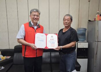 屏東榮民服務處與竣旭公司聯手送暖 施賜東董事長捐款關懷榮民