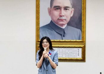 ▲國民黨新任黨主席鄭麗文於確認當選後赴中央黨部發表當選感言。(圖/翻攝自鄭麗文臉書)