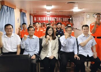 台灣海巡遠洋巡護總浬程已達56萬浬、繞赤道26圈 管碧玲：每一次遠航都在寫新的歷史！