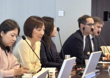 台灣麗谷理事長李琳媛巴黎COSMETIC 360開幕剪綵   推動美妝產業鏈結國際