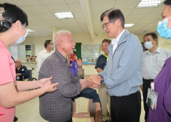 退輔會主委嚴德發關心  花蓮榮家受災榮民江添昌