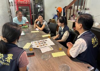 走訪員林小麵店 移民署傳授1動作讓您就近申辦、諮詢