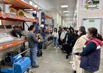 跟上AI潮流! 中彰投青年職涯中心推「AI新星養成GO」實戰月