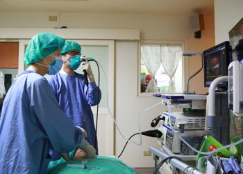 另類醫療版鏟子超人  花蓮慈院支氣管鏡替災民「清淤」