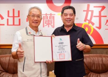 體育會理事長蔡岡志榮獲傑出貢獻獎  代理縣長接見表揚