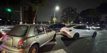 自小客追撞事故 左營警馳赴現場 當場破獲偷車案