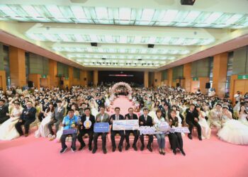 新北市聯合婚禮浪漫登場     102對新人交換誓言     在新北市展開甜蜜新生活