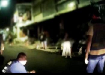 中秋夜男子情緒失控　開啟瓦斯桶控制閥及丟擲磚頭 警協助送醫