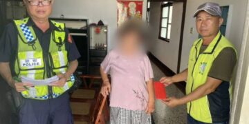東港警關懷弱勢 偕善心人士贈物資