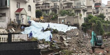 新店錦繡碧、瑤擋土牆監測點數值穩定     但泥沙局部沖刷     市府緊急撤離5戶、累積撤離136人