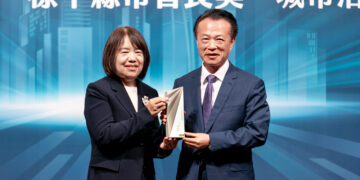 翁章梁蟬聯天下雜誌「標竿縣市首長獎」嘉義縣施政滿意度全國最高