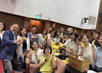 「邱議瑩挺農民！　中秋前夕送旗山香蕉到立院、籲支持高雄農產」