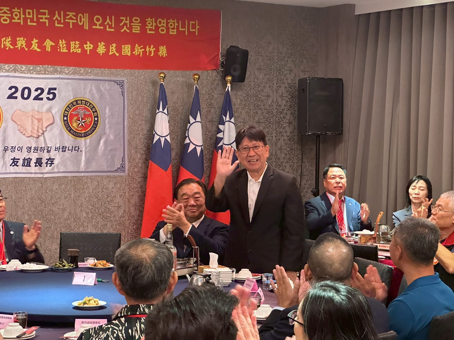 ▲立法委員林思銘感謝新竹縣海軍陸戰隊退伍軍人協會邱明春理事長、劉貴雄前理事長、林鴻廣前理事長，以及邱鏡淳前縣長、黃豪杰議員、上官秋燕議員、范國威主席等人的熱情款待。（圖／林思銘立委服務處提供）