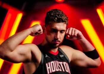 影/《NBA》Sengun 0.2秒天勾逼出延長 「KD」倒數9秒關鍵跳投 雙球星30+助火箭收掉魔術