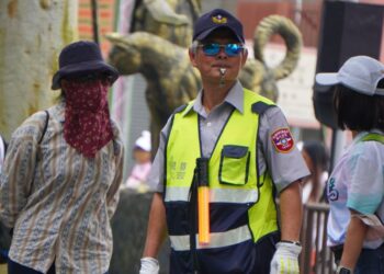 2025揹著媽祖上北大武山行腳回程　逾2,200信眾徒步隨行 警民合作守護平安