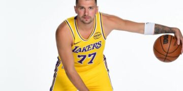 影/《NBA》「東77」 Doncic歸隊爆砍35分準大三元 湖人力拔馬刺 五連勝衝上西區第二