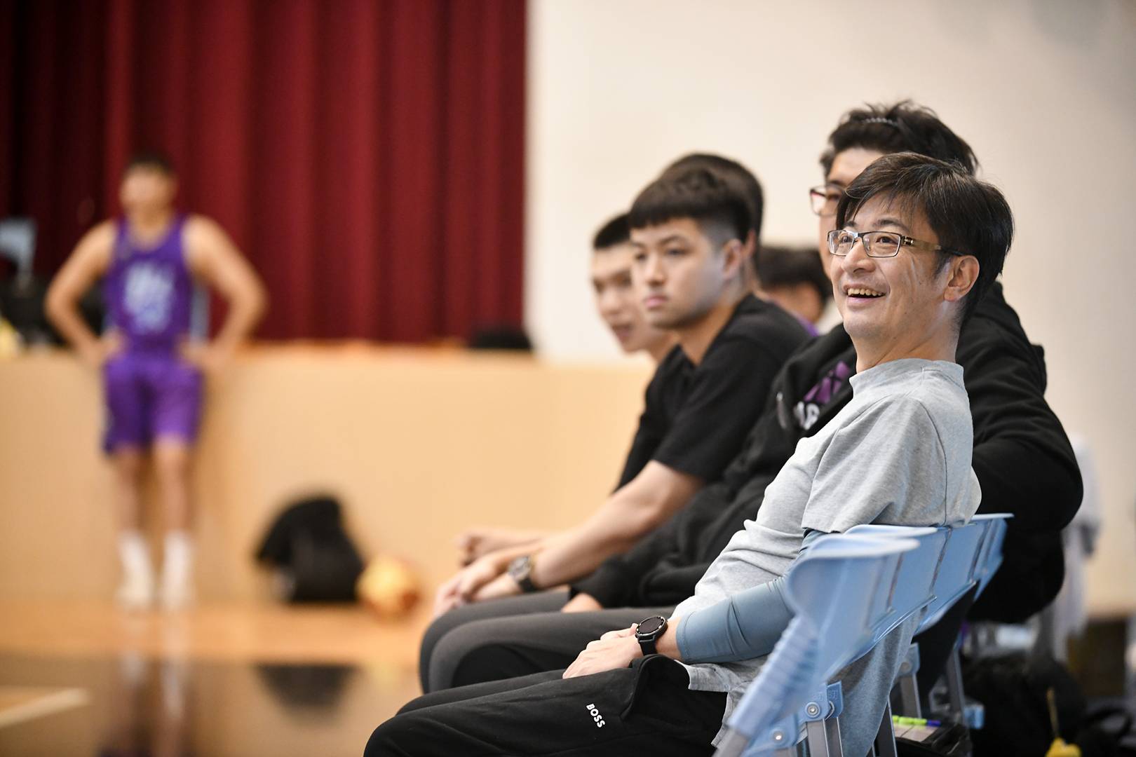 ▲彰化縣議會議長謝典霖持續關注基層體育發展，25日特地前往彰化成功高中，觀賞「彰化璞園柏力力」與「彰化成功高中籃球隊」的友誼賽。（圖／謝典霖辦公室提供）