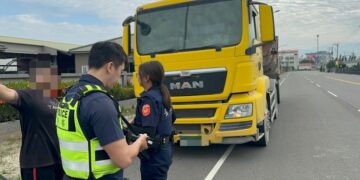 拂曉出擊　里港警清晨時段取締砂石車違規70件