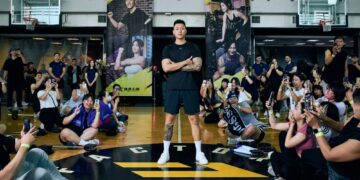 健身結合公益！柏文20週年義賣二手運動衣助浪浪吃飽飽    E.SO驚喜現身年終會員派對