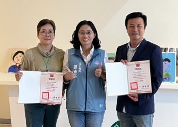 影音/用藝術療癒心靈、以共融傳遞愛 讓長輩在美術館畫出幸福人生