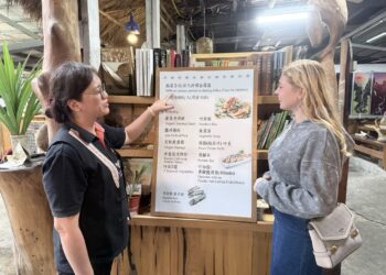 營造國際友善氛圍  花縣府輔導店家優化雙語環境