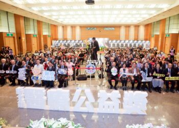 新北醫療公益獎頒獎     侯友宜親表揚3家永續醫院、25位卓越醫事人員