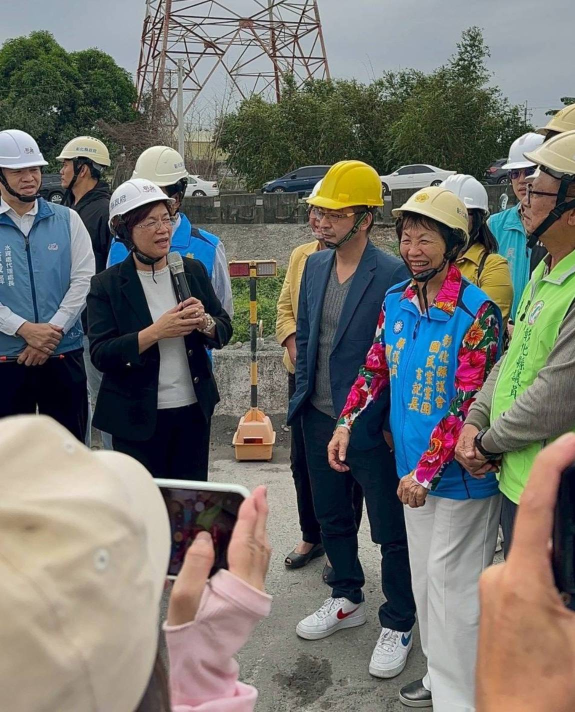 ▲議長謝典霖表示，根據簡報指出，目前修復工程進度超前，期望能盡早完工，提供民眾更安全的往來道路。（圖／謝典霖辦公室提供）