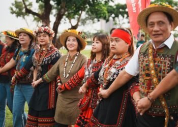 屏東南島文化節縣民公園盛大登場 千人圍舞、藝術展演打造原民文化盛會