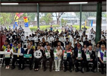 屏東酒廠102週年慶 大石曉規現場彩繪掀熱潮　南國酒窩在屏酒溫暖開展