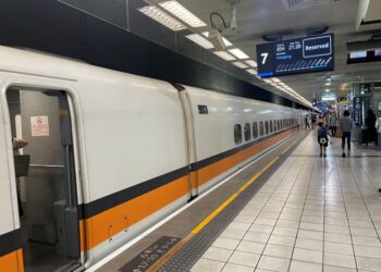 鳳凰颱風來襲 雙鐵列車異動一次看