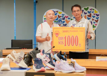 樂心關懷協會連10年送暖     累計捐7千多張鞋券     讓弱勢學童「足」感動