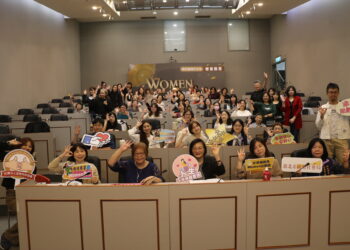 Women的人生下半場 新北論壇探討「生產老化」 如何讓媽媽們安頓子女後重新展現價值?